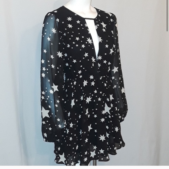 Lovers + Friends star print mini dress. Size S - Picture 4 of 7